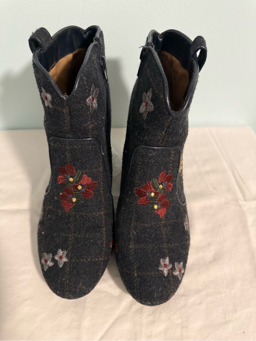 Ankle Boots Women's Embroidered black Wool Floral Booties! NWOT